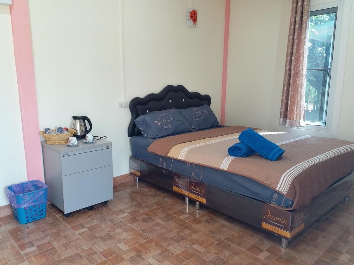 Hotel Baan Hin Sai Suay Nong Sarai Esterno foto