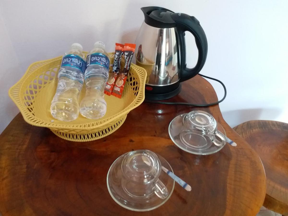 Hotel Baan Hin Sai Suay Nong Sarai Esterno foto