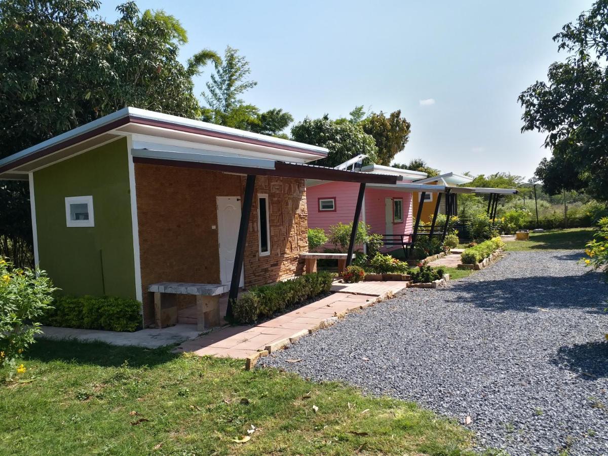 Hotel Baan Hin Sai Suay Nong Sarai Esterno foto