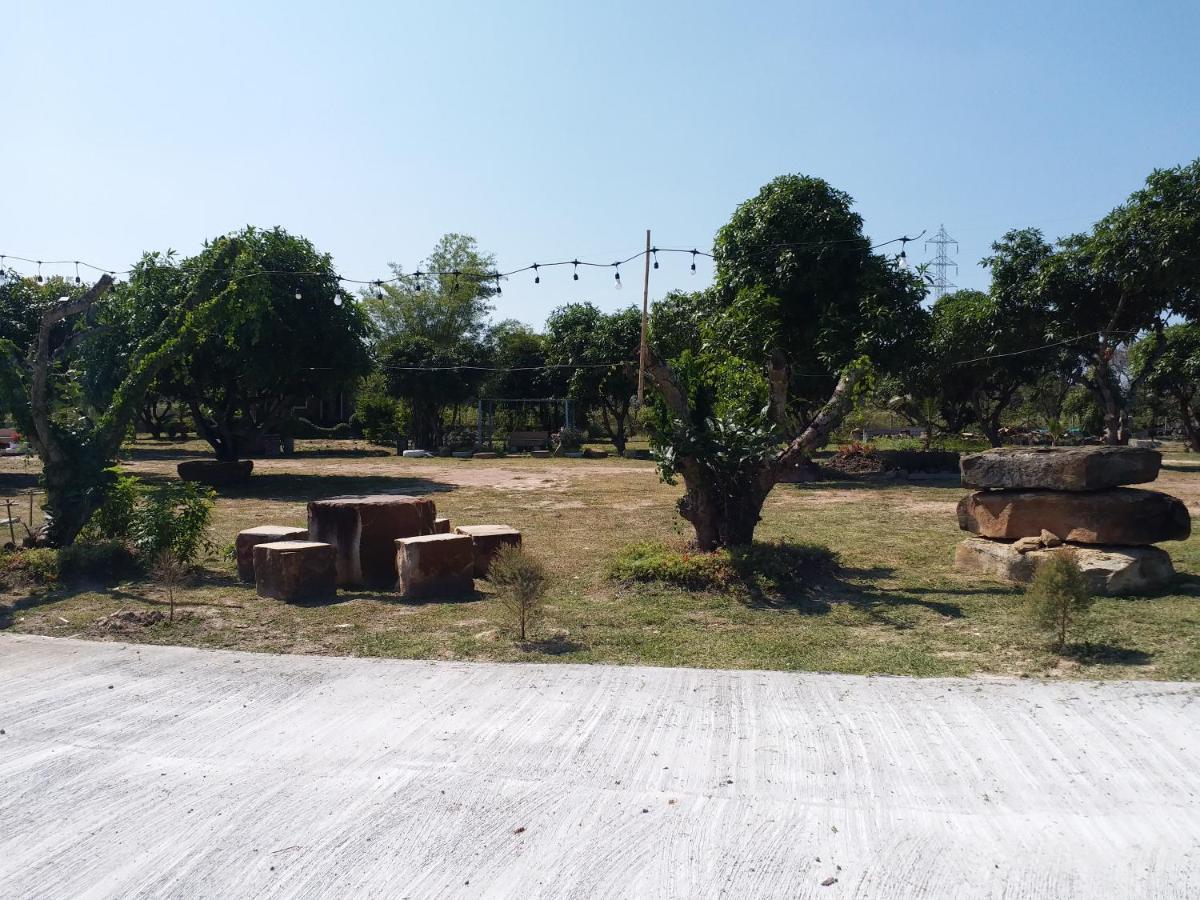 Hotel Baan Hin Sai Suay Nong Sarai Esterno foto